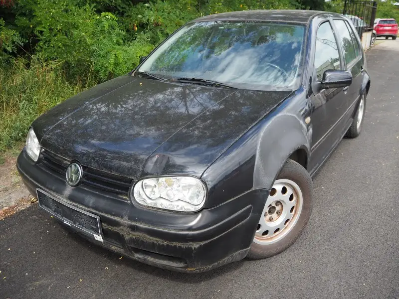 Volkswagen Golf 1.6 KLIMA, TP DE, ZÁVADA