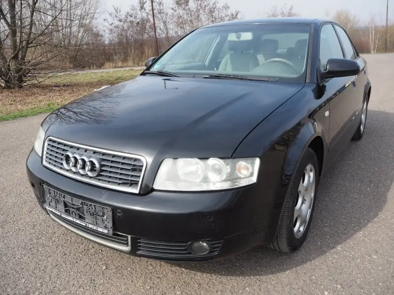 Audi A4 2.5 TDI KLIMA, park. senzory, 120KW